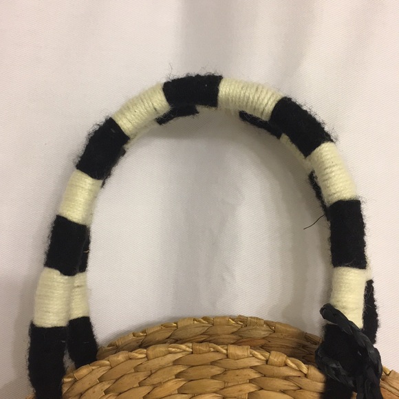 Kayu handcrafted seagrass bag, removable crossbody - Picture 3 of 8